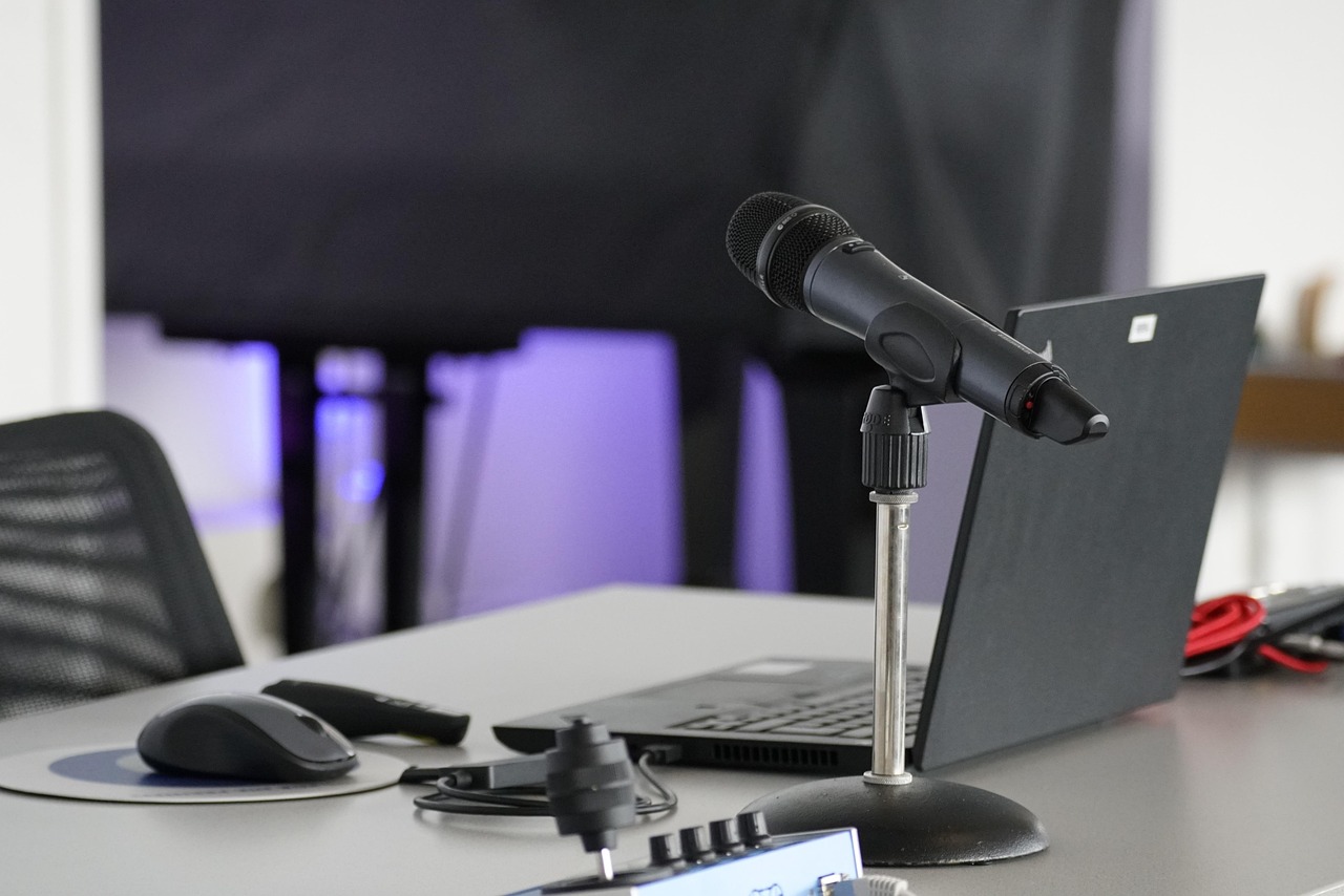 organisez facilement vos meetings professionnels ou personnels grâce à nos conseils et outils pratiques. découvrez comment optimiser l'efficacité de vos réunions pour des résultats concrets.